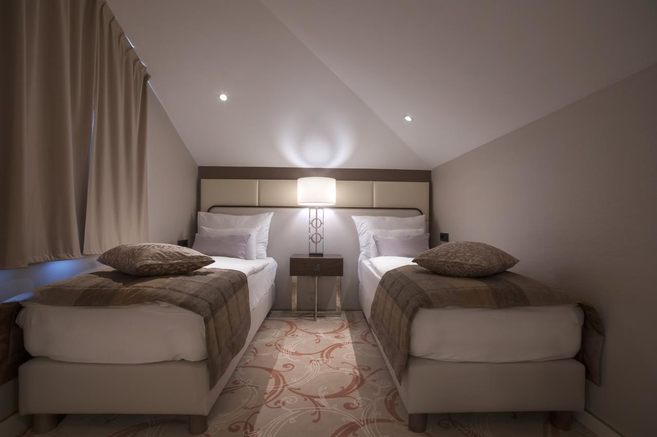 Отель Hotel Riva Петровац-37