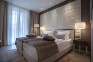 Отель Hotel Riva Петровац Двухместный номер с 1 кроватью или 2 отдельными кроватями и балконом-2